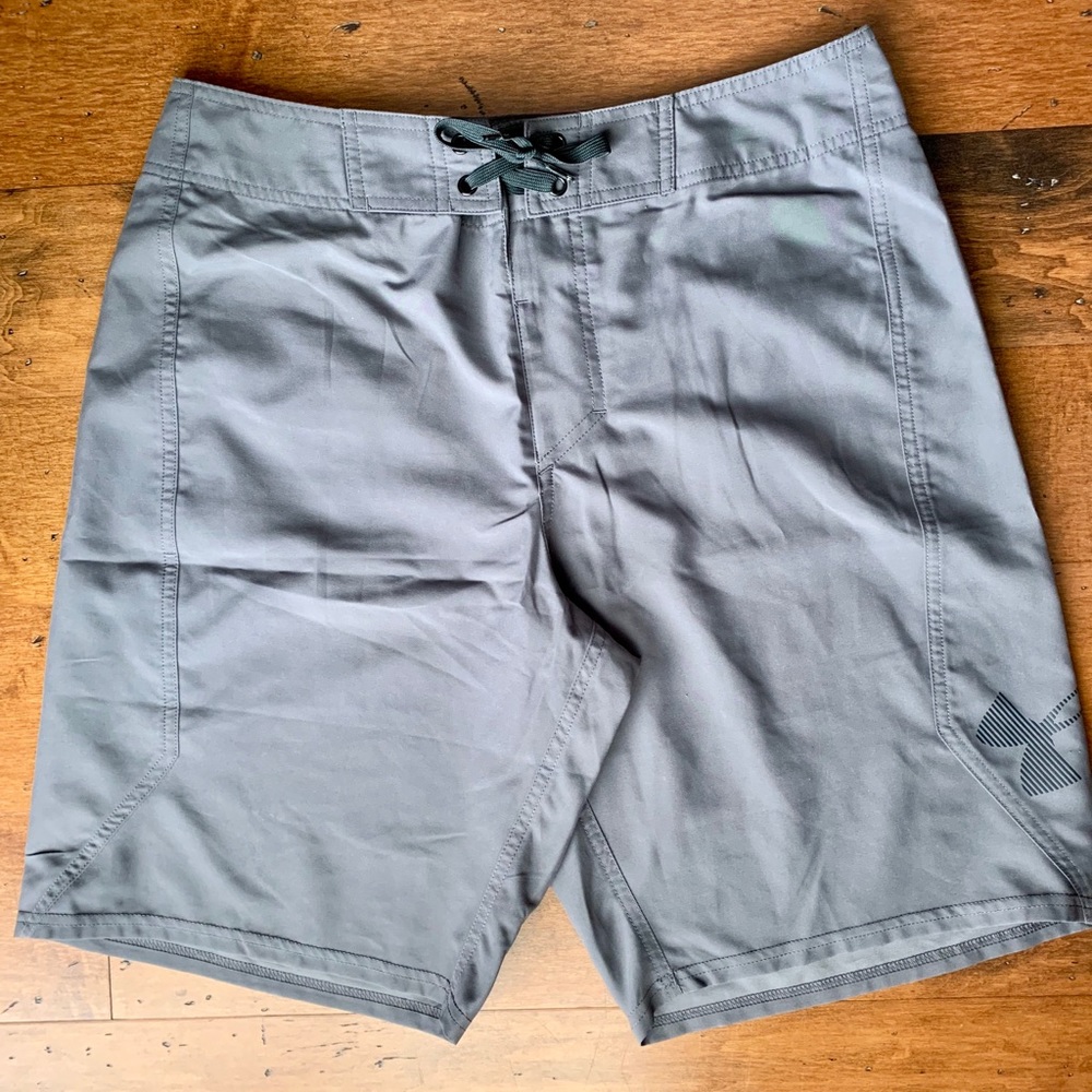 NEW Under Armour Boardshorts mens 34